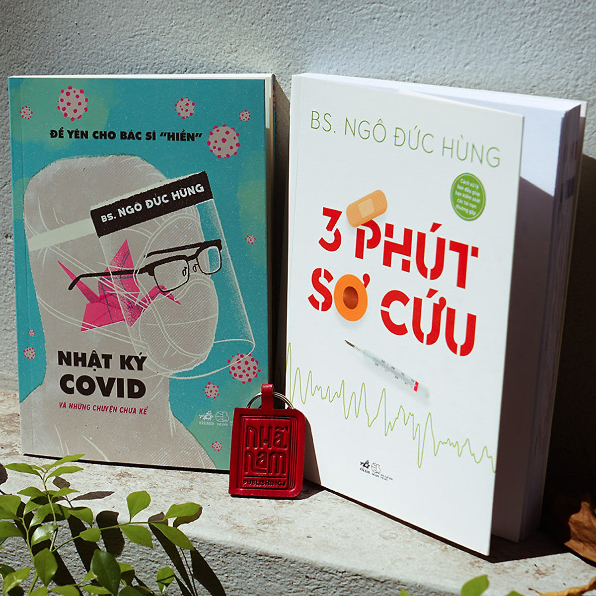 Combo 2 Cuốn: Nhật Ký Covid Và Những Chuyện Chưa Kể + 3 Phút Sơ Cứu